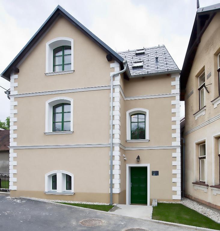 Old House Bed & Breakfast Hradec nad Moravici Bagian luar foto